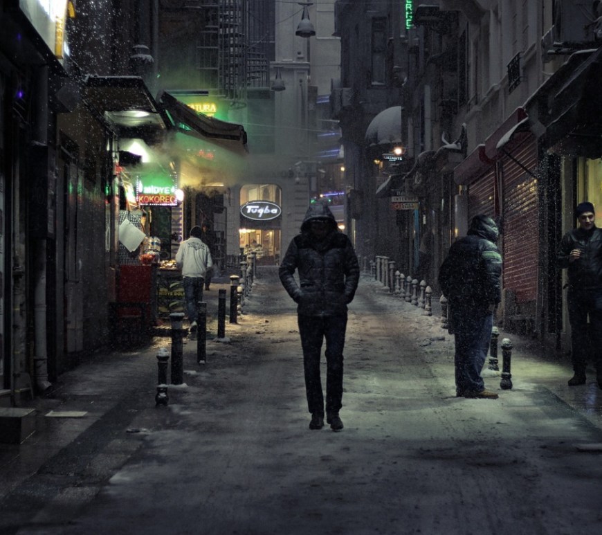 Caminaré desnudo por la avenida principal